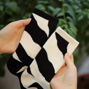 4pairs Unisex Graphic Socks, Comfortable Breathable Soft Crew Socks For Workout, Casual Walking, Running, Sports, Women Men's So