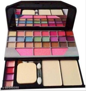 Trendy Makeup Kits