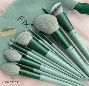 Trendy New Makeup Brushes