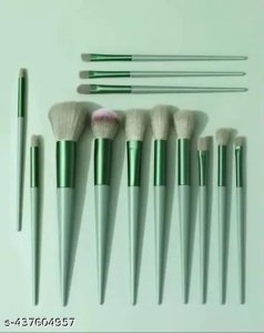 Trendy Makeup Brushes
