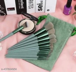 Trendy Makeup Brushes