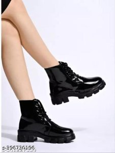 Fashionable Latest Women Boots