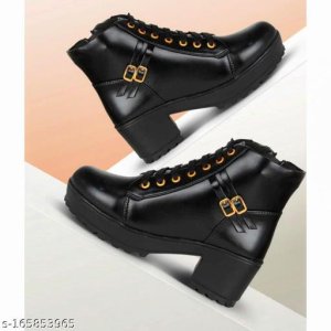 Fashionable Trendy Women Boots