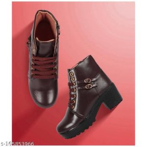 Fashionable Trendy Women Boots