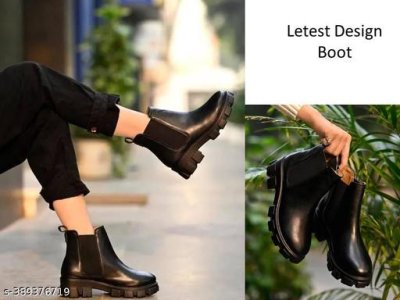 Fashionable Trendy Women Boots