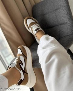 Attractive Women Casual Shoes