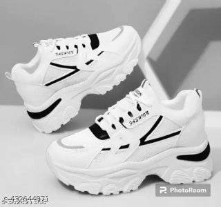 Voguish Women Casual Shoes