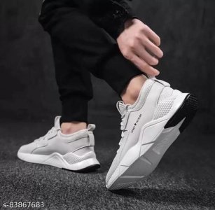 Unique Attractive Men Sports Shoes