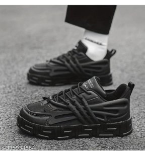 Modern Attractive Men Sports Shoes