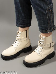 Fashionable Latest Women Boots