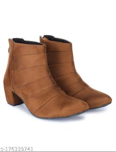 Fashionable Trendy Women Boots