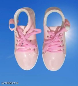 Fashionable Trendy Women Boots