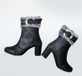Fashionable Trendy Women Boots