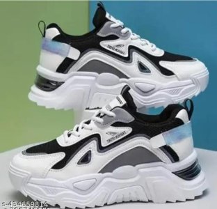 Attractive Women Sport Shoes