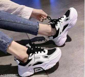 Attractive Women Casual Shoes