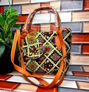 Trendy Alluring Women Handbags