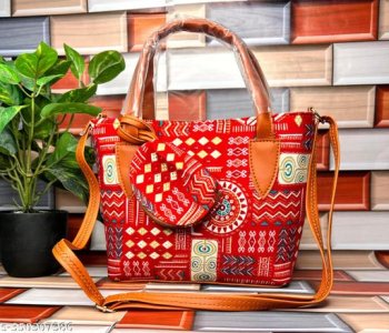 Trendy Alluring Women Handbags
