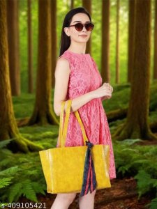 Trendy Alluring Women Handbags