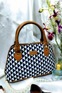 Ravishing Fashionable Women Handbags