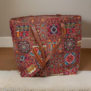 Ravishing Fashionable Women Handbags