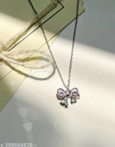 Trendy New Pendants & Lockets