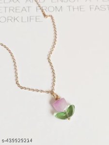 Trendy Pendants & Lockets