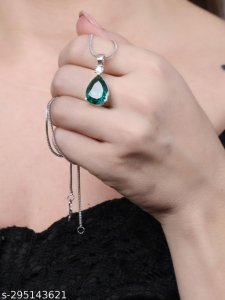 Sizzling Chunky Pendants & Lockets