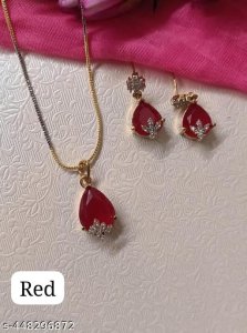 Sizzling Glittering Pendants & Lockets