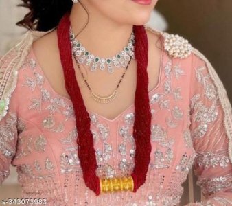 Sizzling Chunky Women Necklaces & Chains