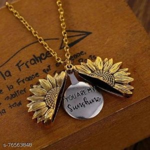 Allure Chunky Women locket and pendent