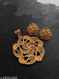Trendy Necklaces & Chains