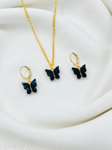 Sizzling Graceful Pendants & Lockets