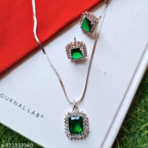 Twinkling Chunky Pendants & Lockets