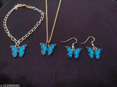 Twinkling Glittering Pendants & Lockets