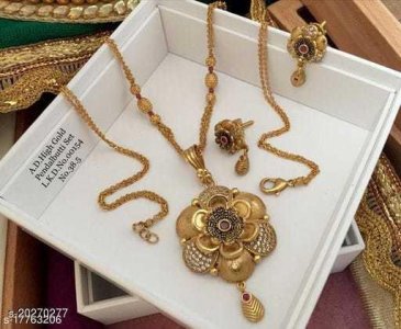 Sizzling Charming Pendants & Lockets