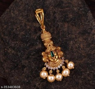 Shimmering Fancy Pendants & Lockets