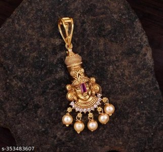 Shimmering Fancy Pendants & Lockets