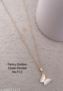 Sizzling Bejeweled Pendants & Lockets
