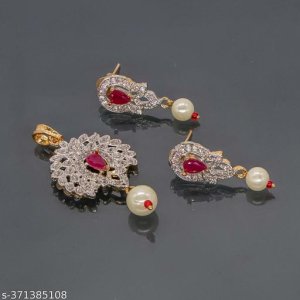 Shimmering Glittering Pendants & Lockets