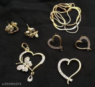Shimmering Glittering Pendants & Lockets