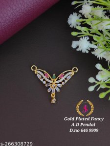Twinkling Charming Pendants & Lockets