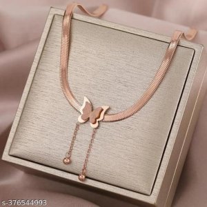 Elite Glittering Pendants & Lockets